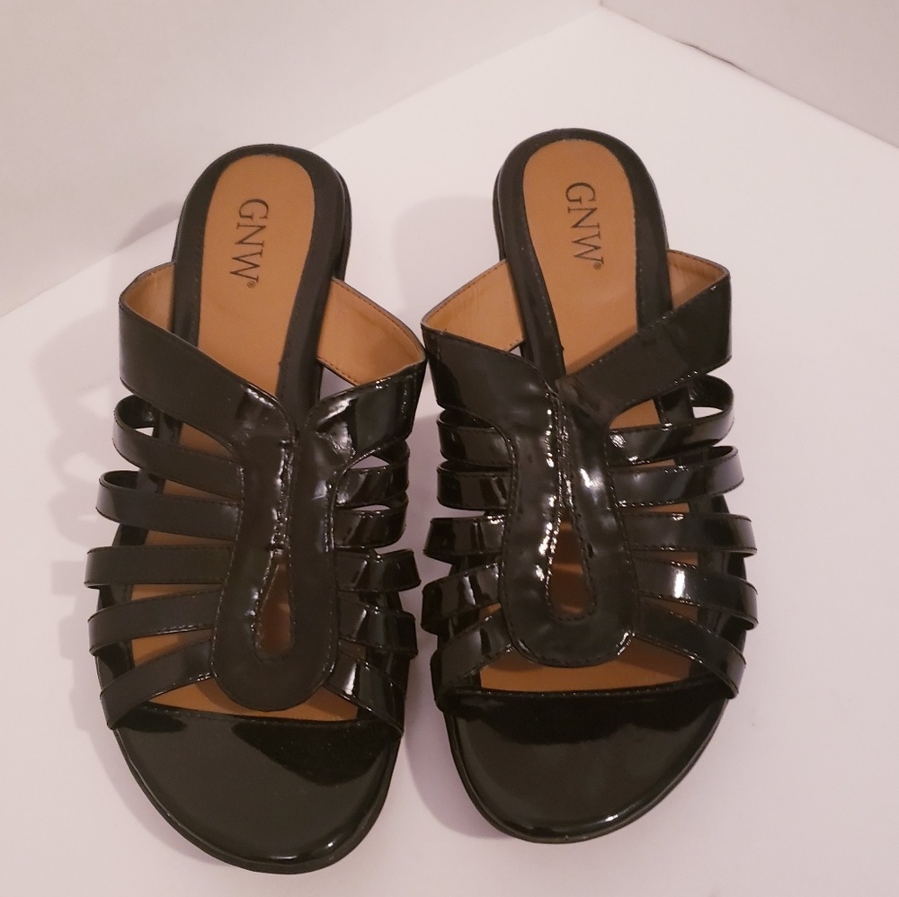💛2/$20💛GNW" 7M shiny black sandals